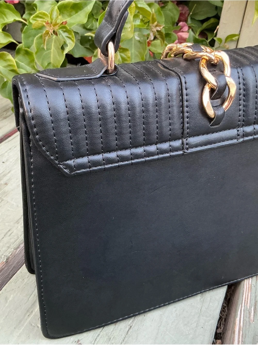 Badgley Mischka Handbag/Purse Soft Black Leather Diamond Quilted Flap Black/Gold